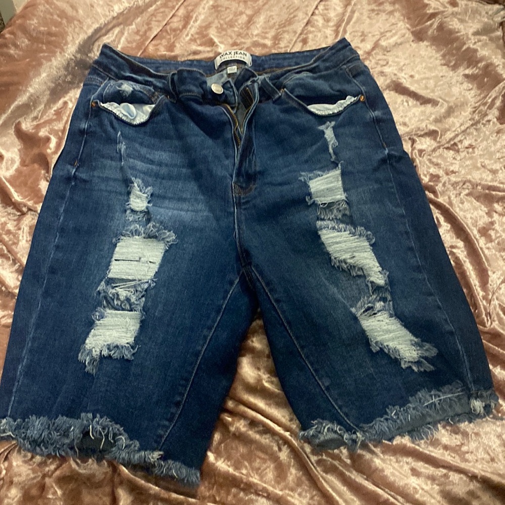 Womens plus size Bermuda shorts size 3xl distressed